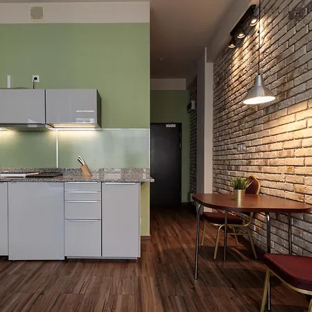 Apartment Golden - Cozy Studio - Main Rail Station&k24